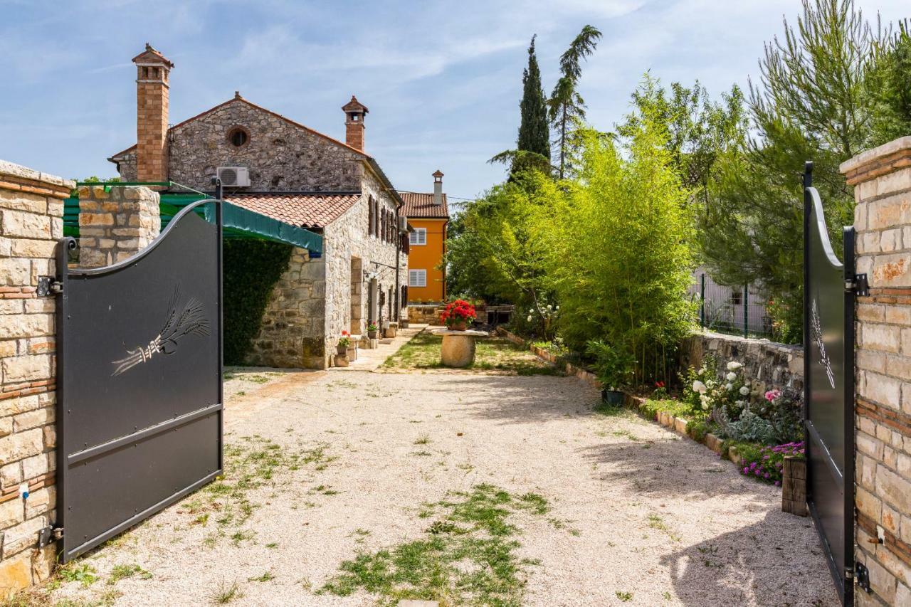 Old Istrian Home Martina Пореч Экстерьер фото